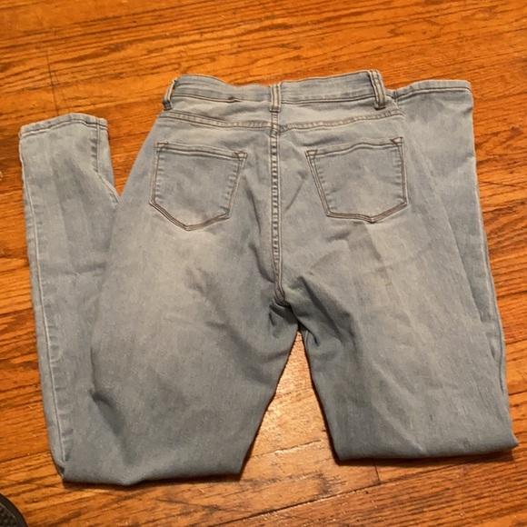 Gently used stretch skinny jeans - Picture 2 of 3